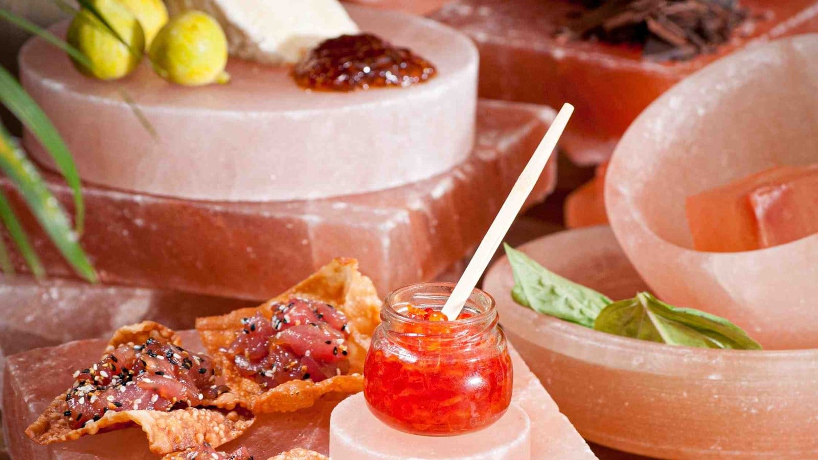 Himalayan Salt Crockery Benefits, Uses and Tricks (2023)