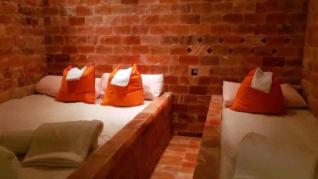 <strong>Himalayan Salt Sauna - Health Benefits of Himalayan Salt Wall & Halotherapy</strong> 5 Himalayan Salt Sauna